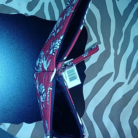 Red/Black/White Double ID Wristlet - Picture 4 of 4